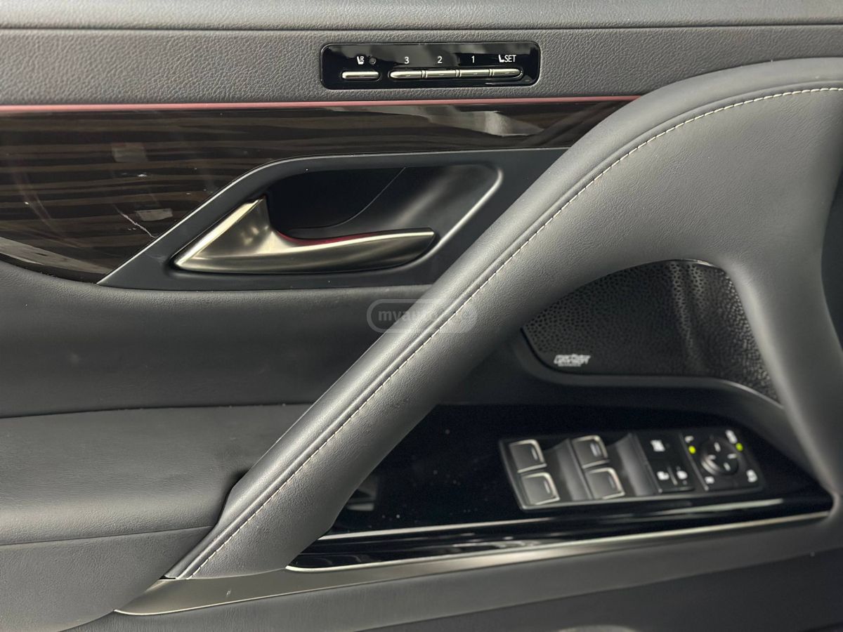 Lexus LX 600 2023 — миниатюра 8