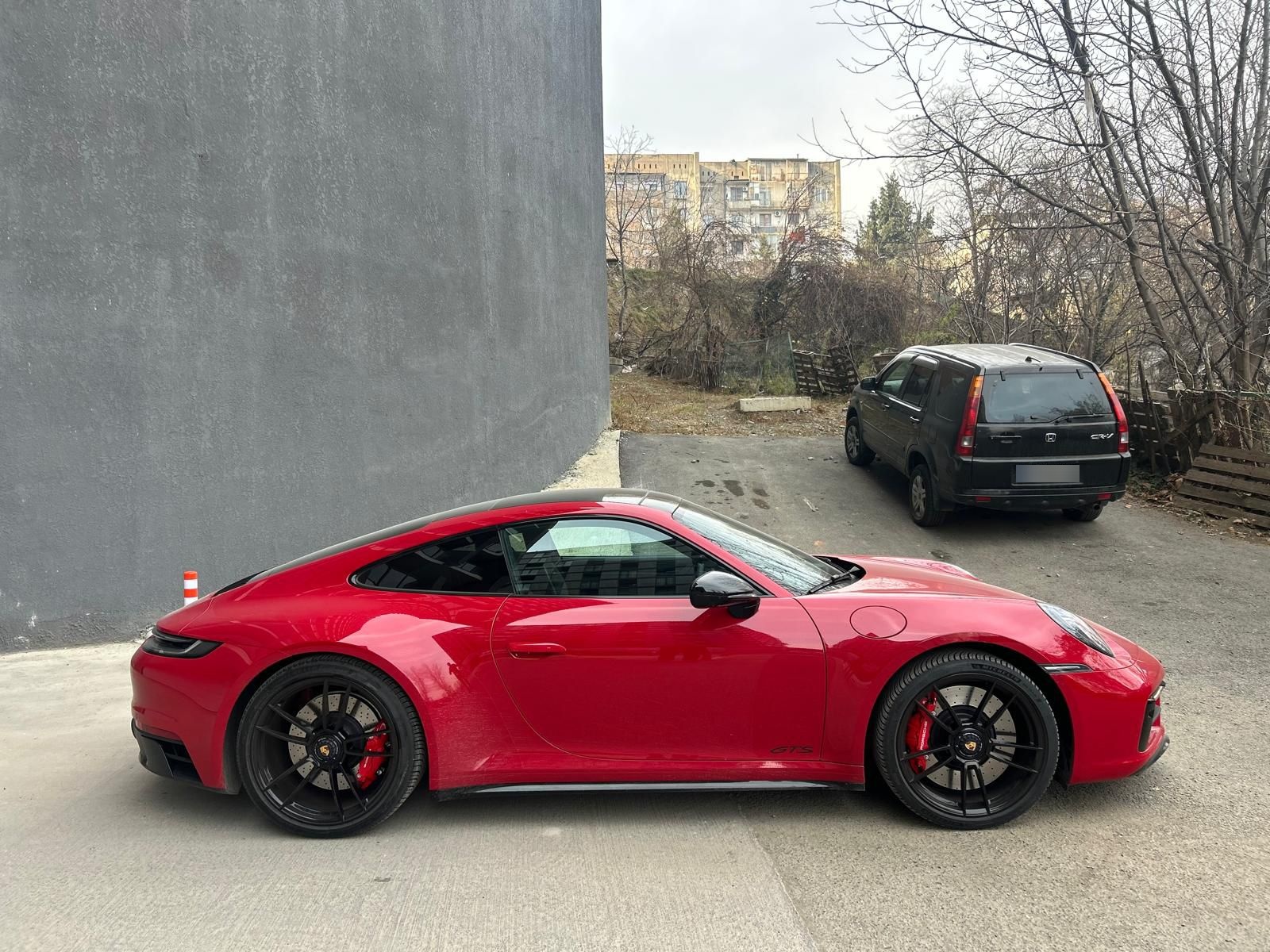 Porsche Carrera 4 GTS Red edition — миниатюра 10