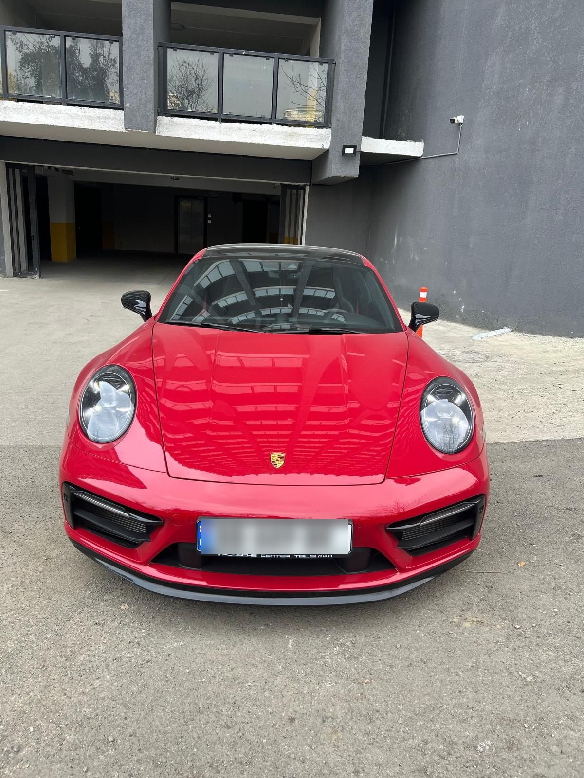 Porsche Carrera 4 GTS Red edition — миниатюра 3