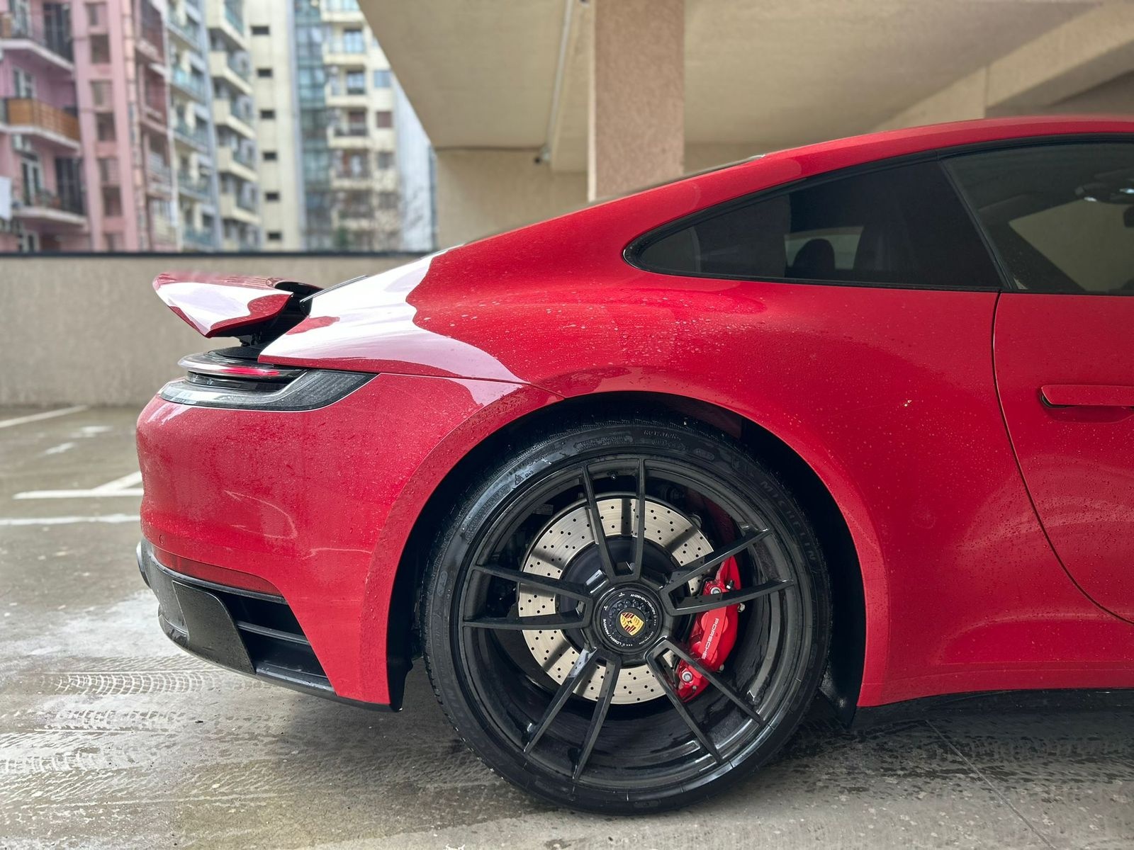 Porsche Carrera 4 GTS Red edition — миниатюра 8