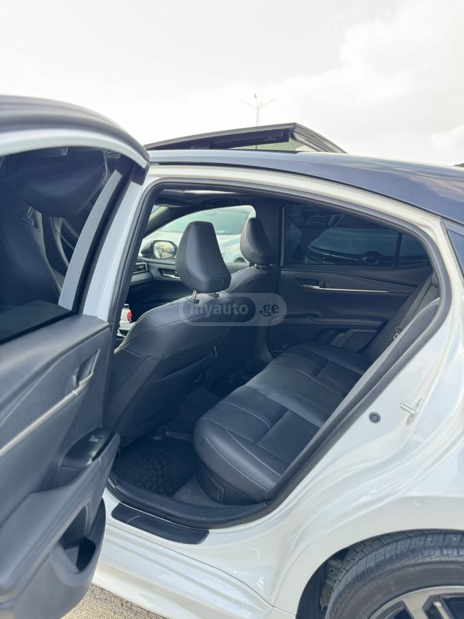 Toyota Camry - фото 8