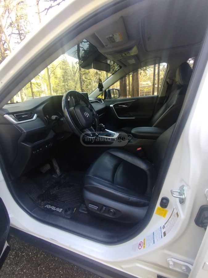 Toyota RAV 4 - фото 7