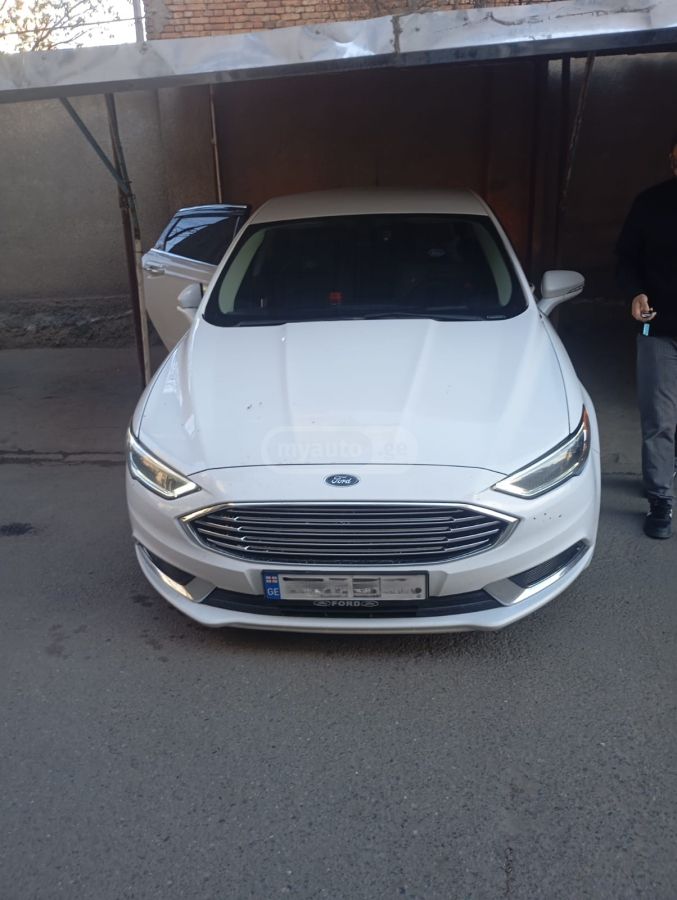 Ford Fusion - фото 1