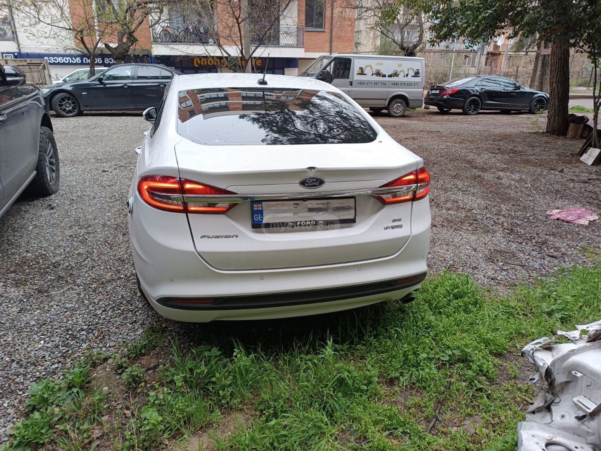 Ford Fusion - фото 8