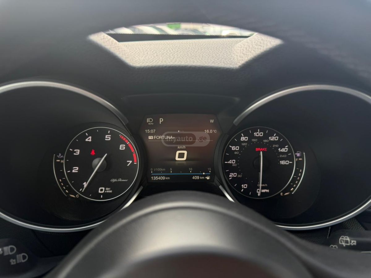 Alfa Romeo Stelvio - фото 6