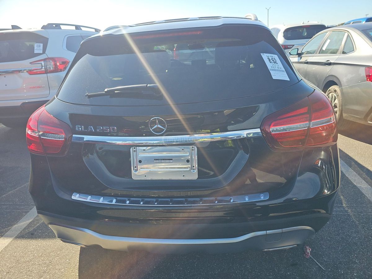 Mercedes-Benz GLA 250 - фото 10