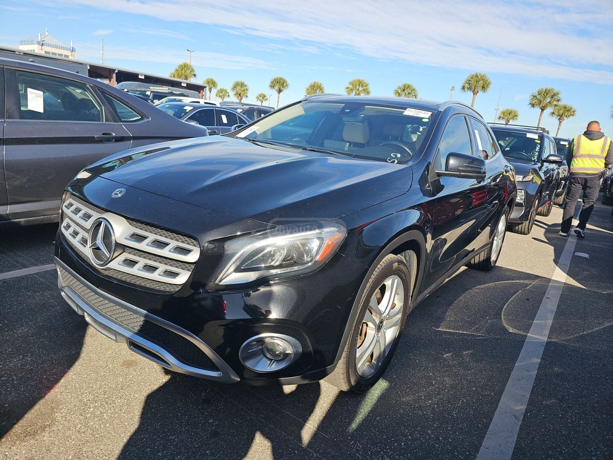 Mercedes-Benz GLA 250 - фото 12
