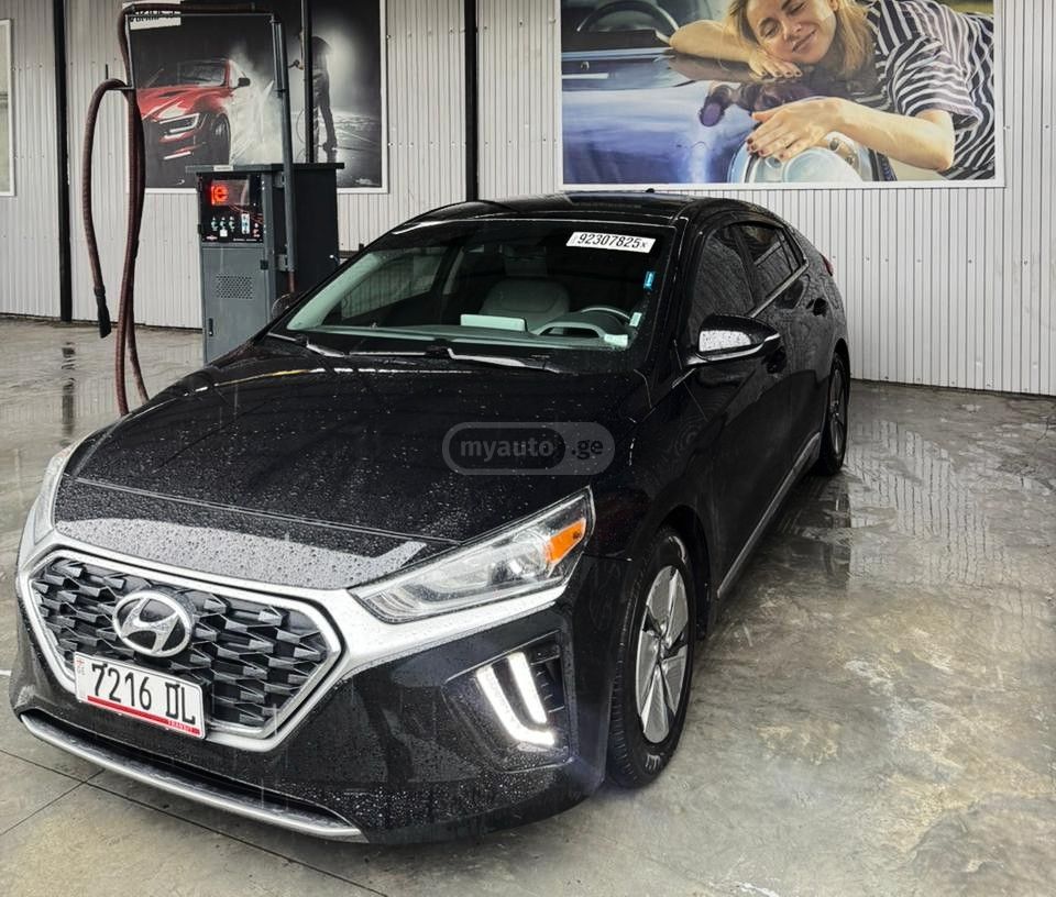 Hyundai Ioniq - фото 1