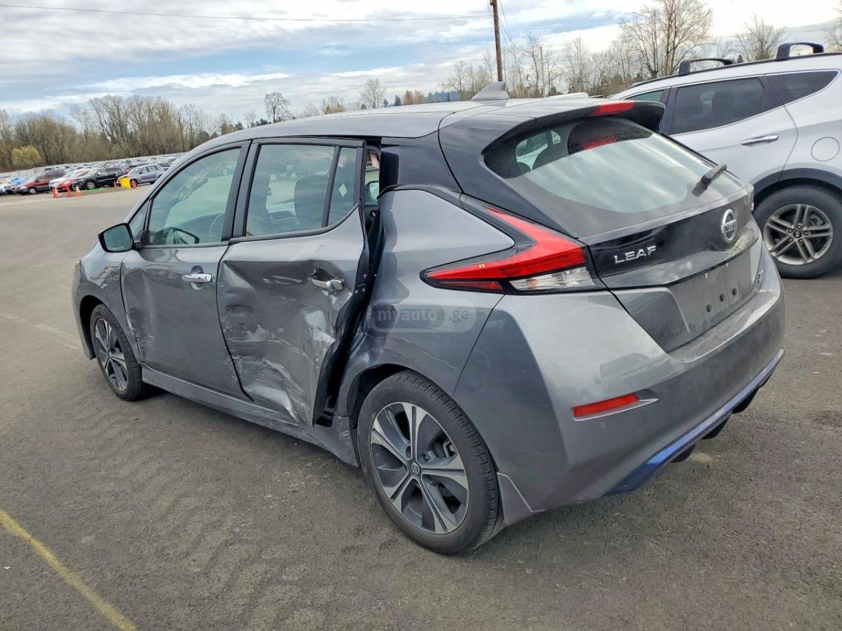 Nissan Leaf - фото 2