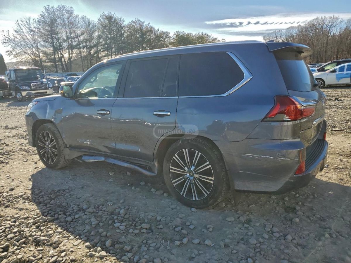 Lexus LX 570 - фото 3