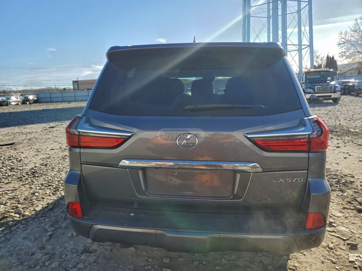 Lexus LX 570 - фото 7