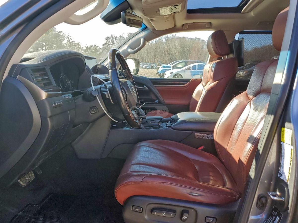 Lexus LX 570 - фото 8