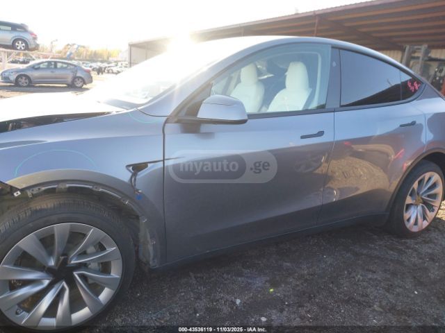 Tesla Plaid — миниатюра 3