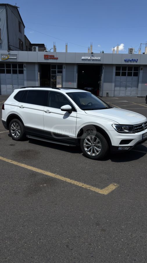 Volkswagen Tiguan - фото 2