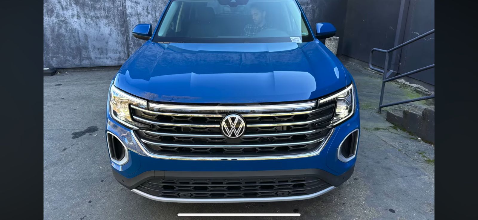 Volkswagen Atlas - фото 1