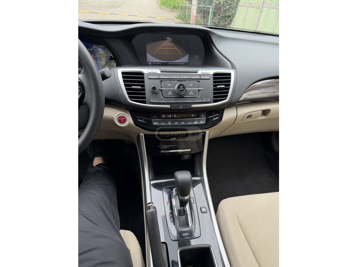 Honda Accord - фото 12