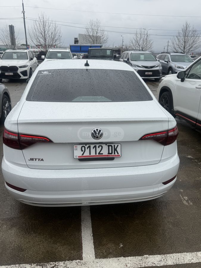 Volkswagen Jetta - фото 2
