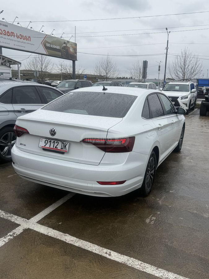 Volkswagen Jetta - фото 5