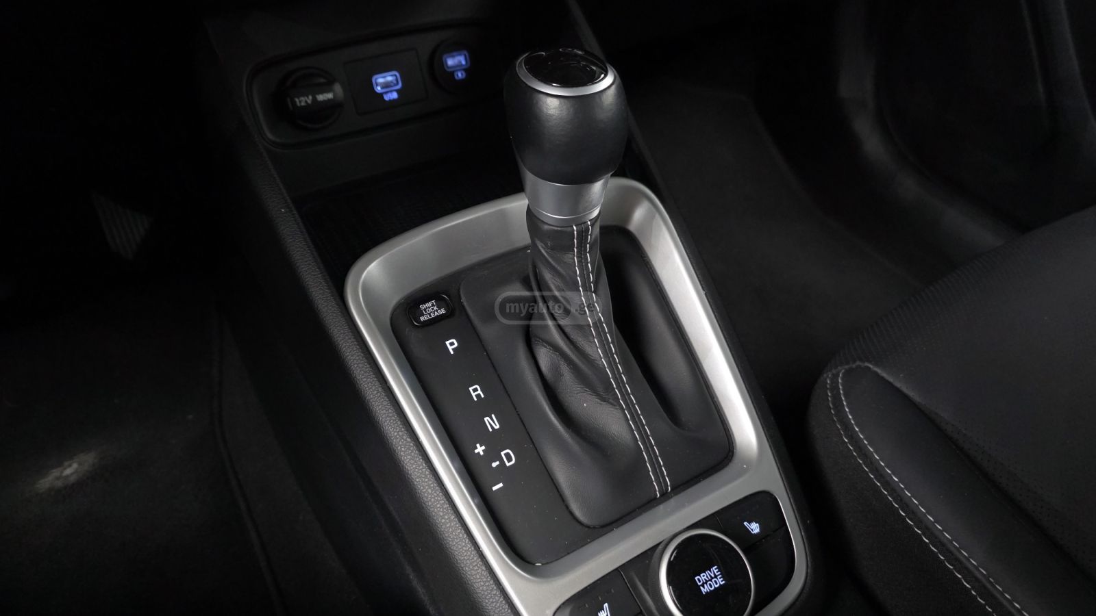 Hyundai venue - фото 8