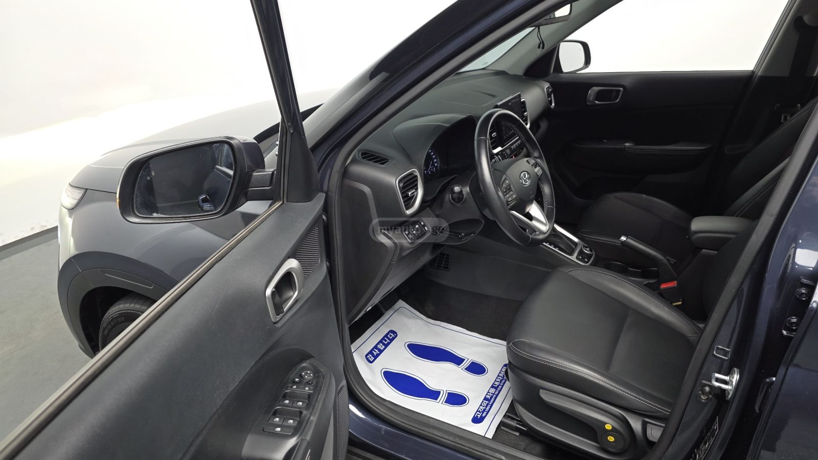 Hyundai venue - фото 9