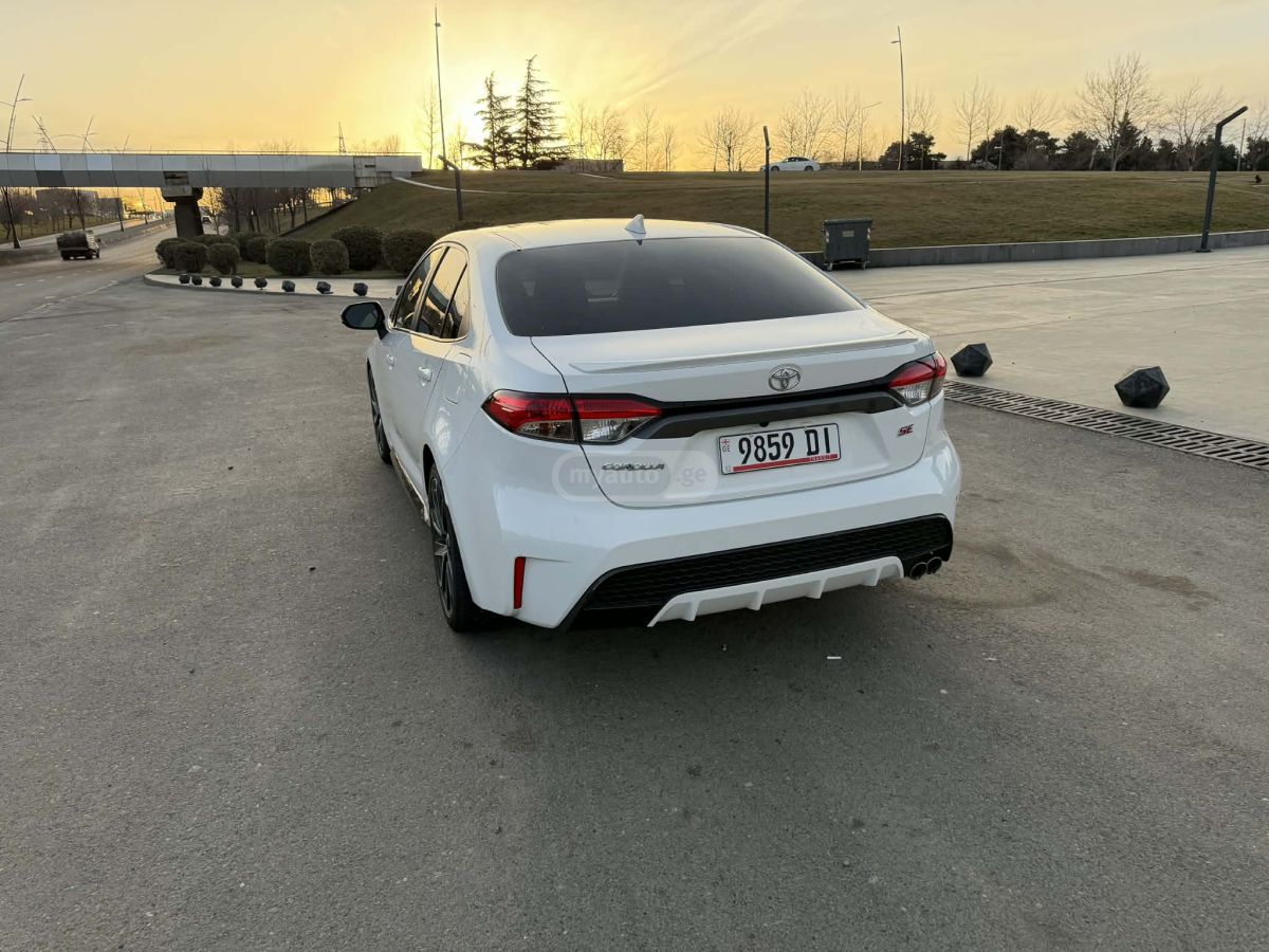 Toyota SE Sport — миниатюра 10