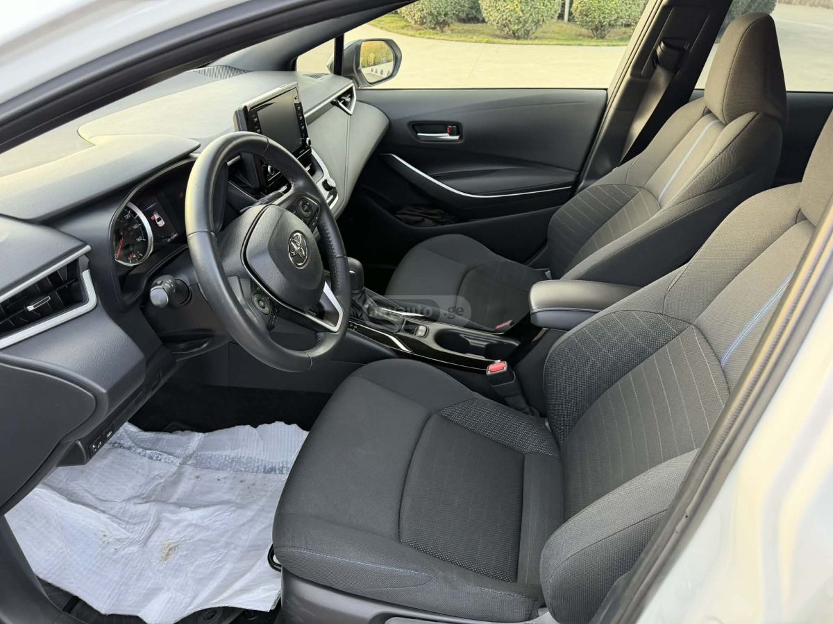 Toyota SE Sport — миниатюра 12