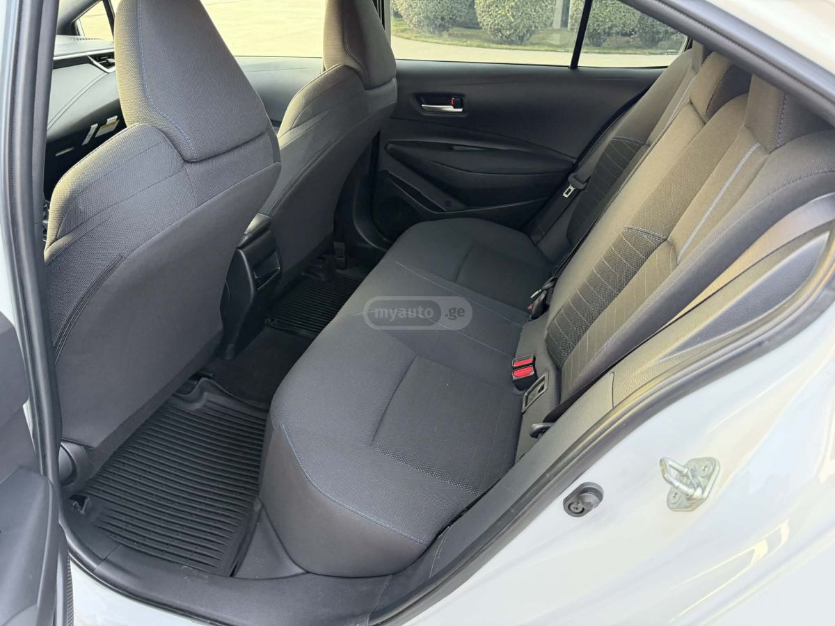 Toyota SE Sport — миниатюра 13