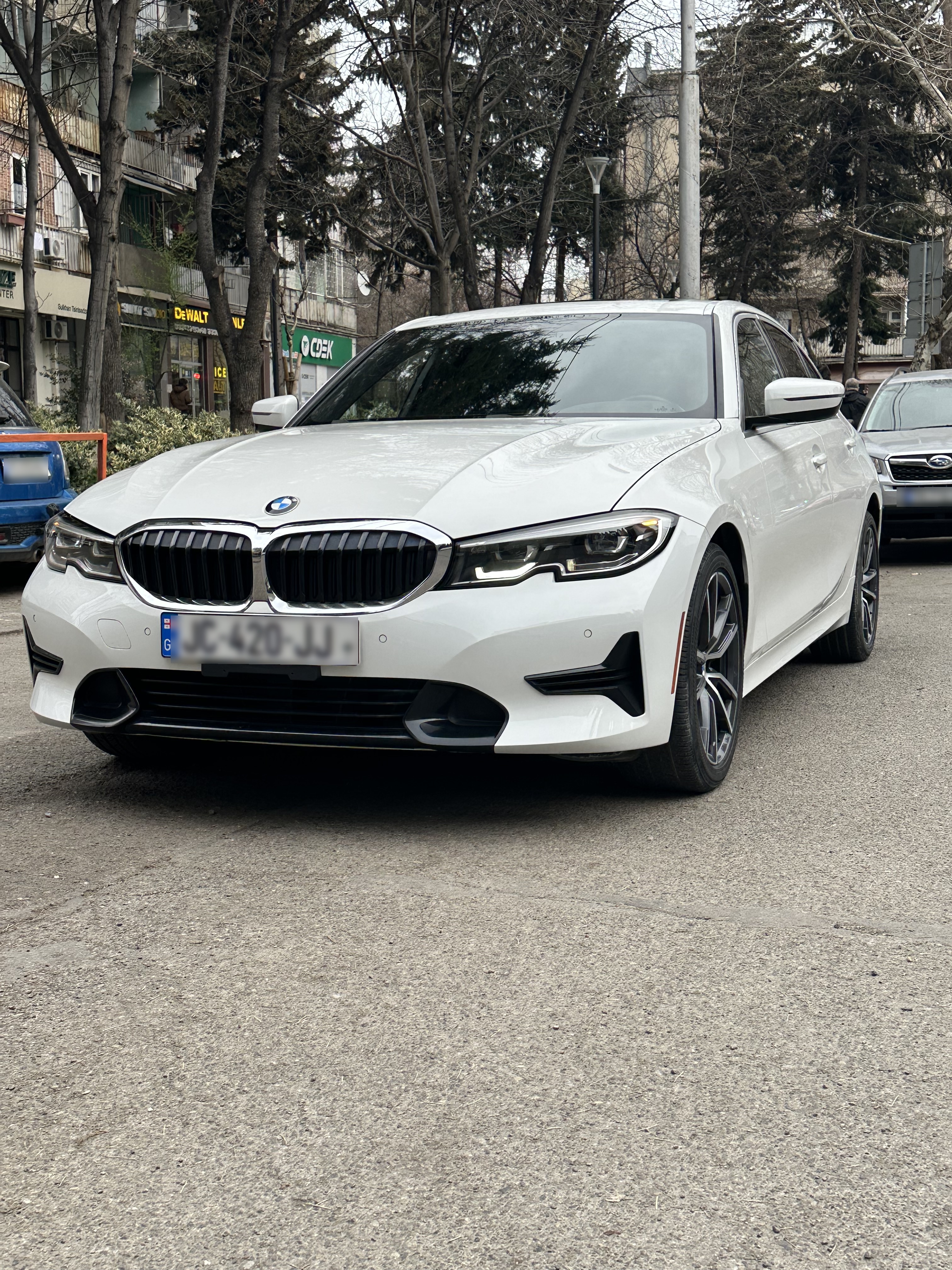 BMW 330 - фото 1