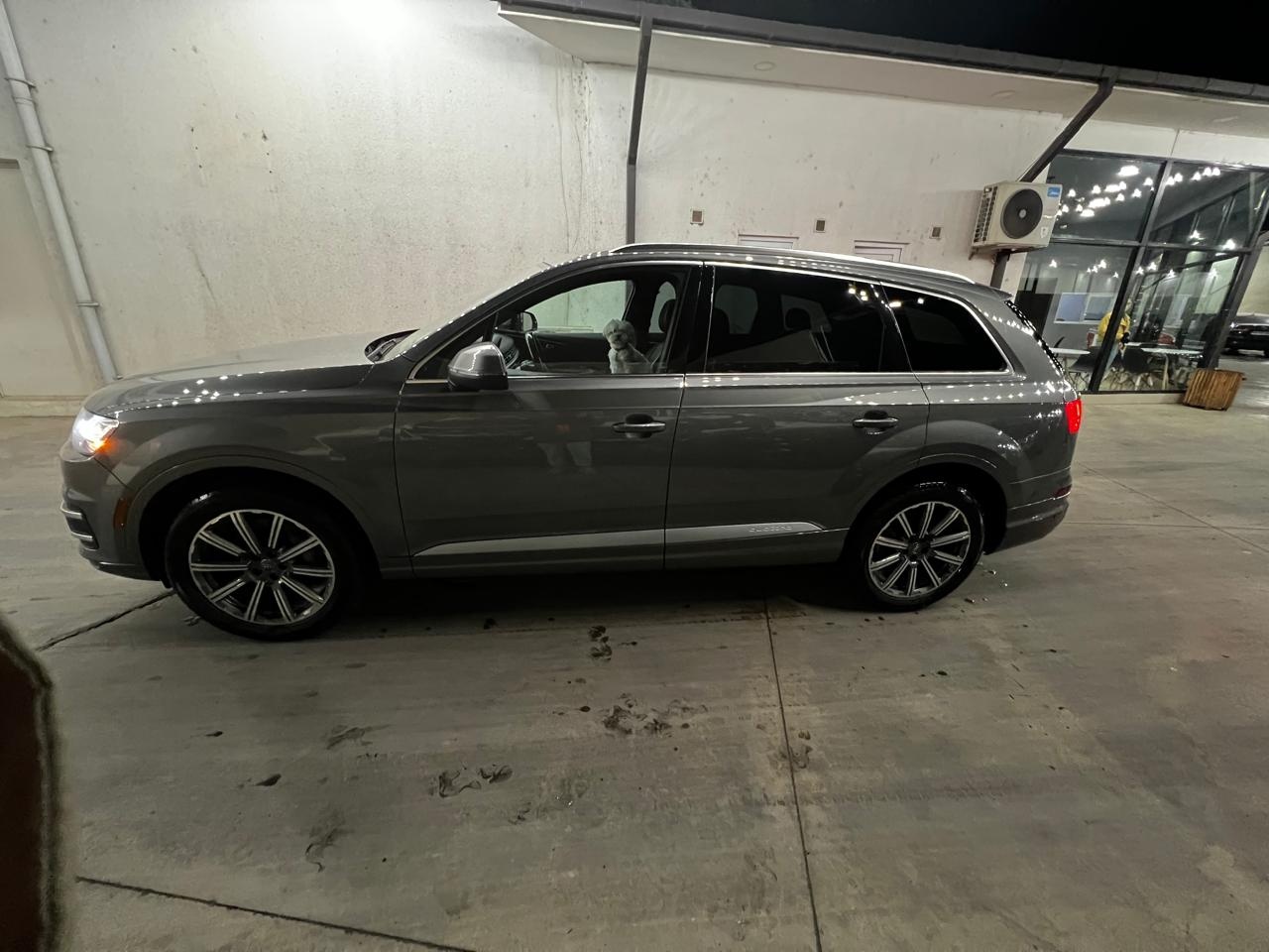 Audi Q7 - фото 1