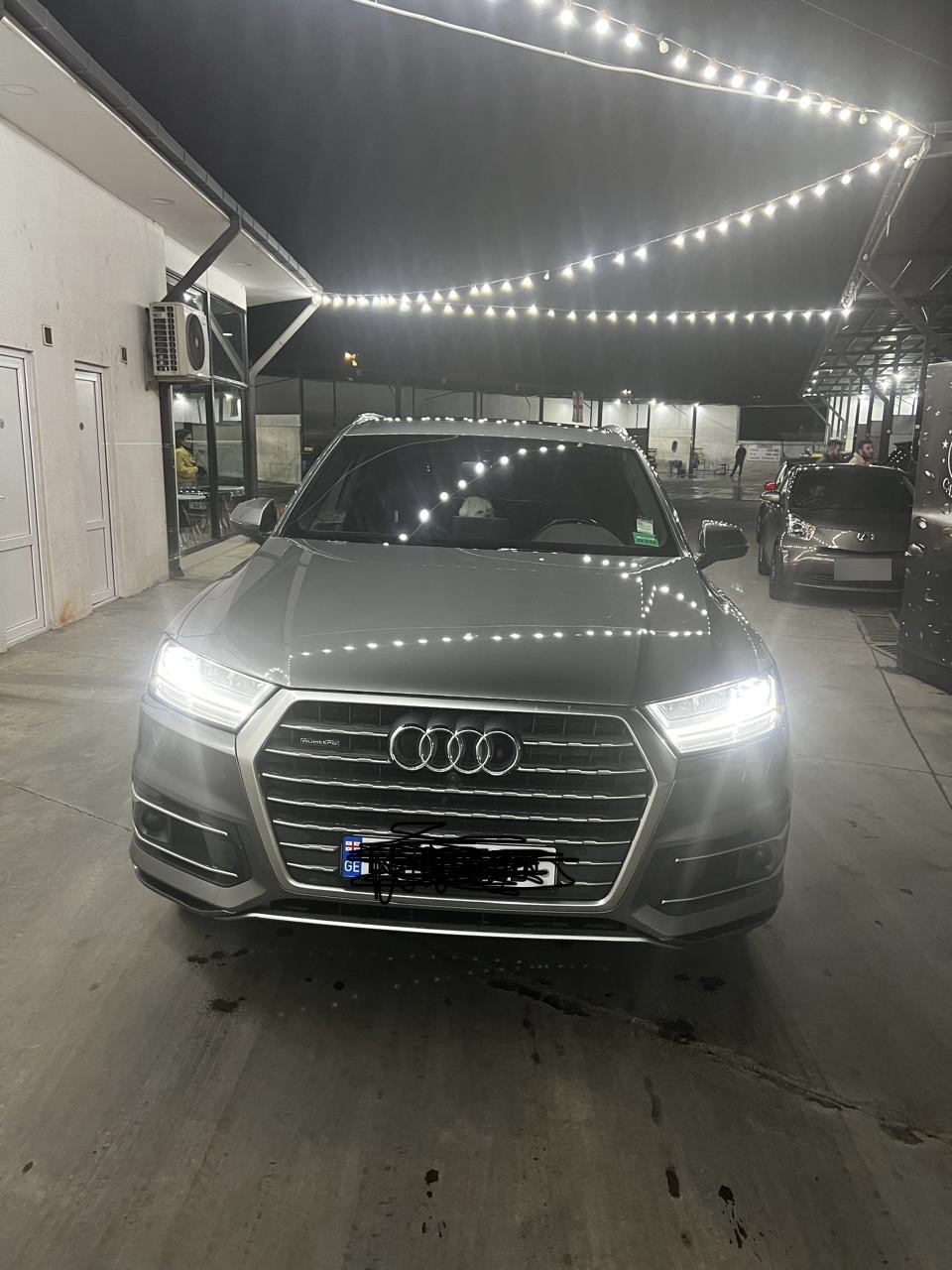 Audi Q7 - фото 2
