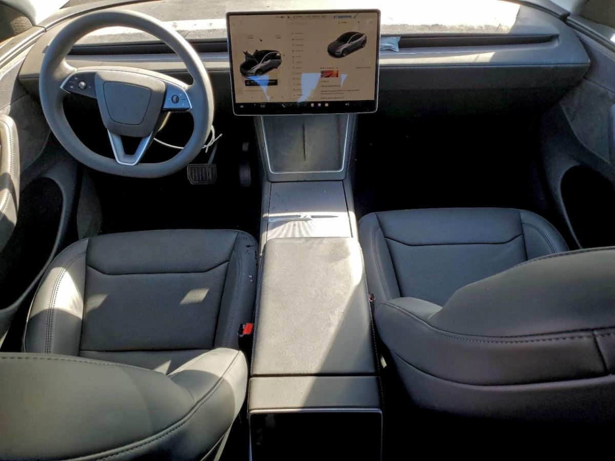 Tesla Model Y - фото 7