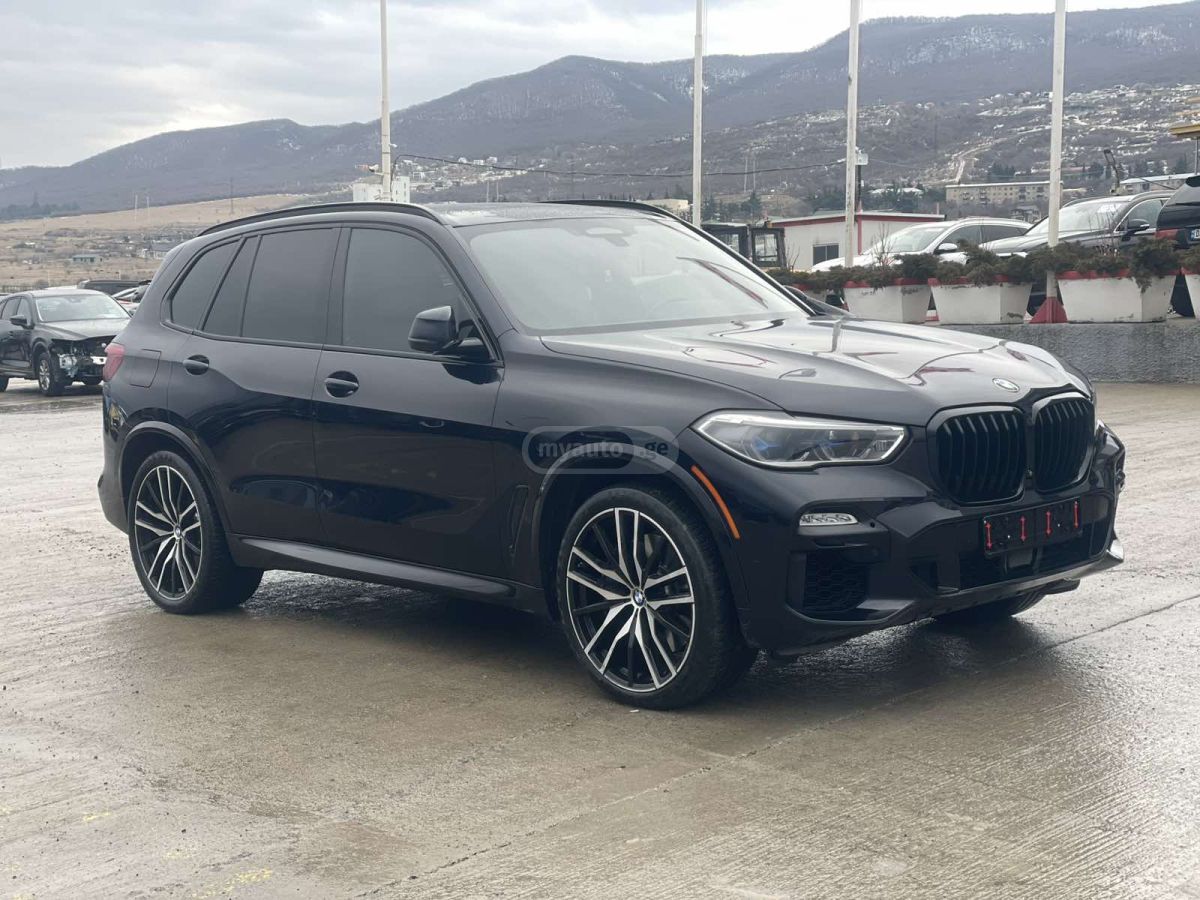 BMW X5 - фото 1