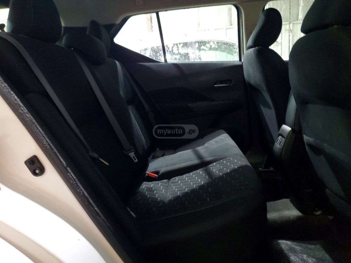 Nissan Kicks SV 4dr Front-Wheel Drive CVT 2023 — миниатюра 10