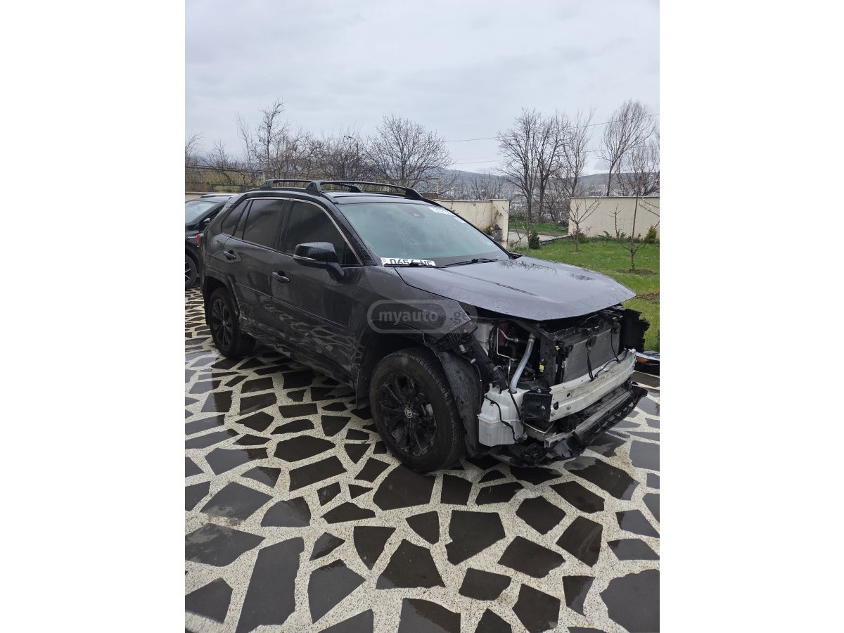 Toyota RAV 4 - фото 6