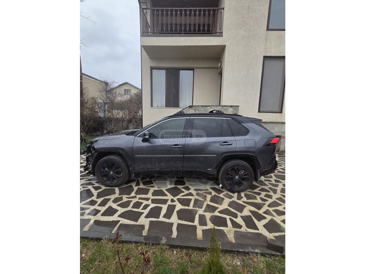 Toyota RAV 4 - фото 7