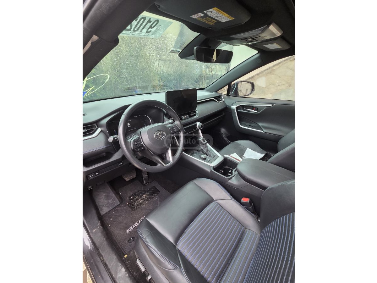 Toyota RAV 4 - фото 8