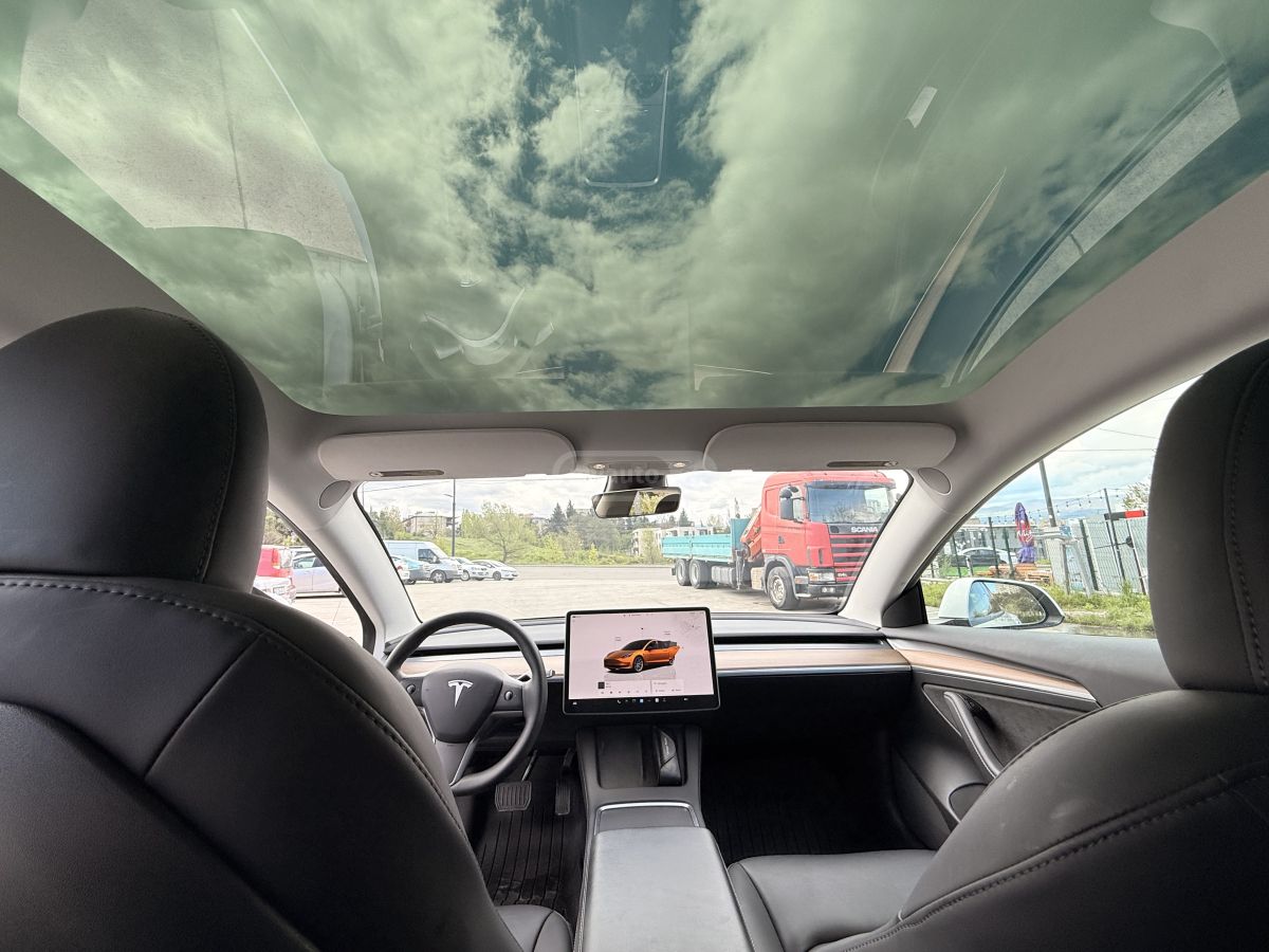 Tesla Model 3 - фото 9