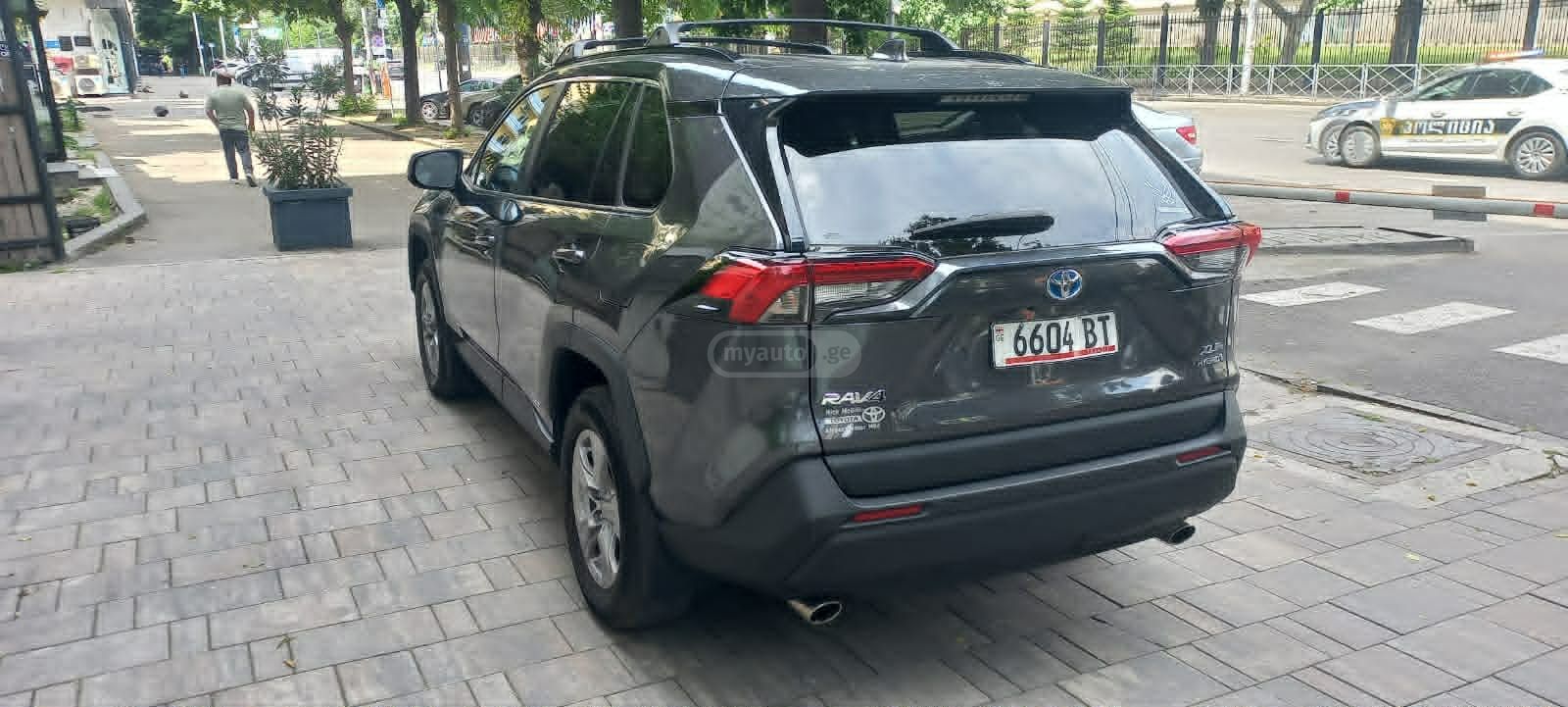 Toyota Rav 4 - фото 6