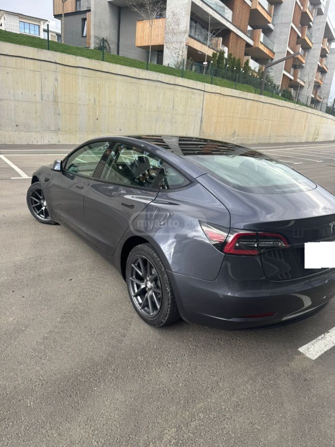 Tesla Model 3 - фото 4