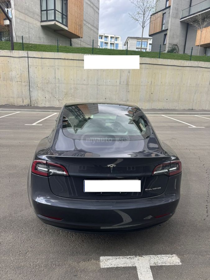 Tesla Model 3 - фото 5
