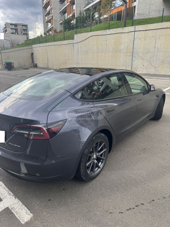 Tesla Model 3 - фото 6