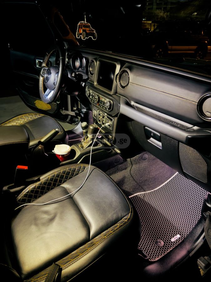 Jeep Wrangler - фото 5
