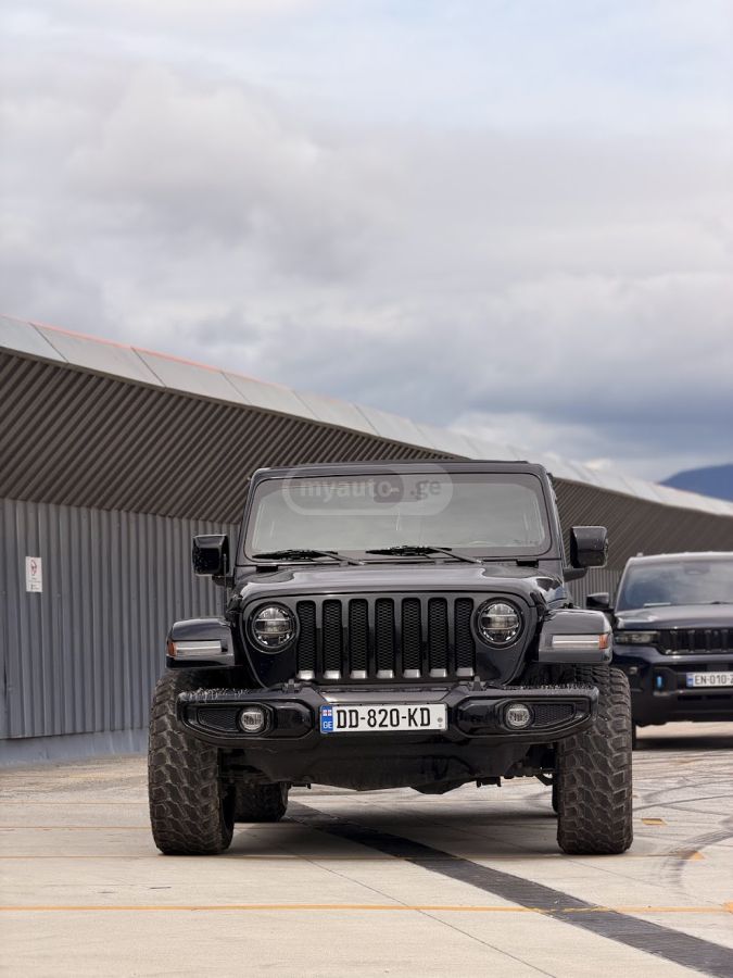 Jeep Wrangler - фото 6