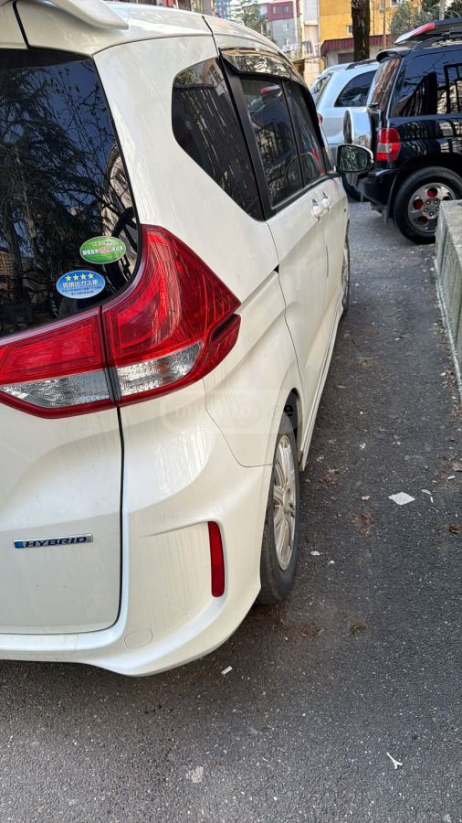 Honda Freed - фото 3