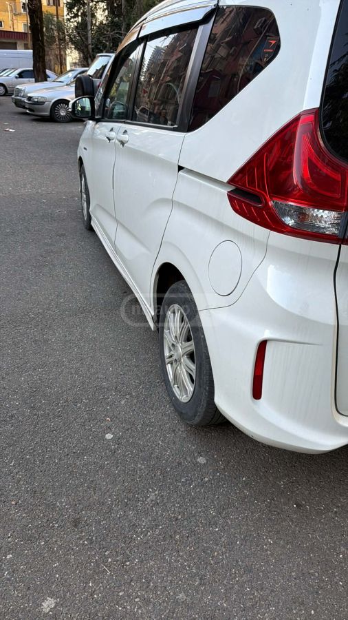 Honda Freed - фото 4