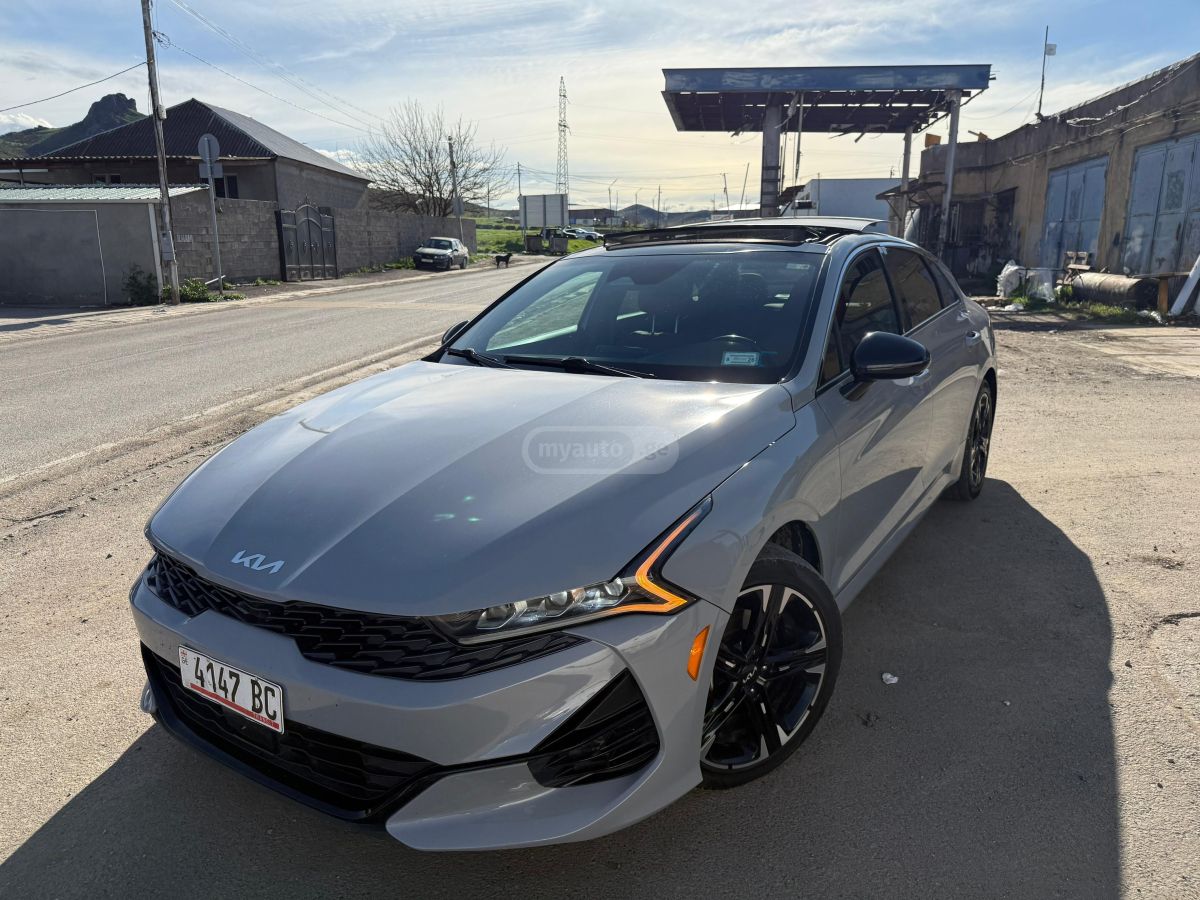 Kia K5 - фото 1