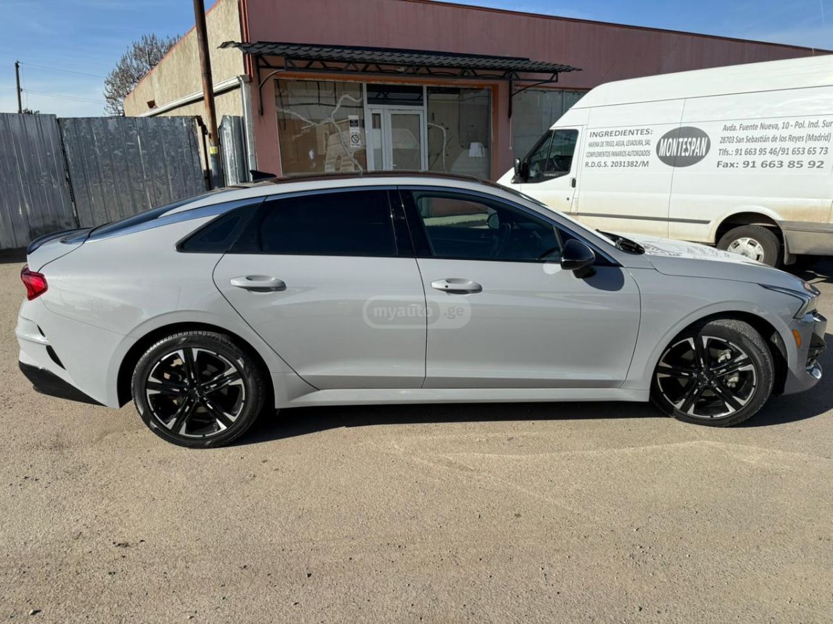 Kia K5 - фото 3