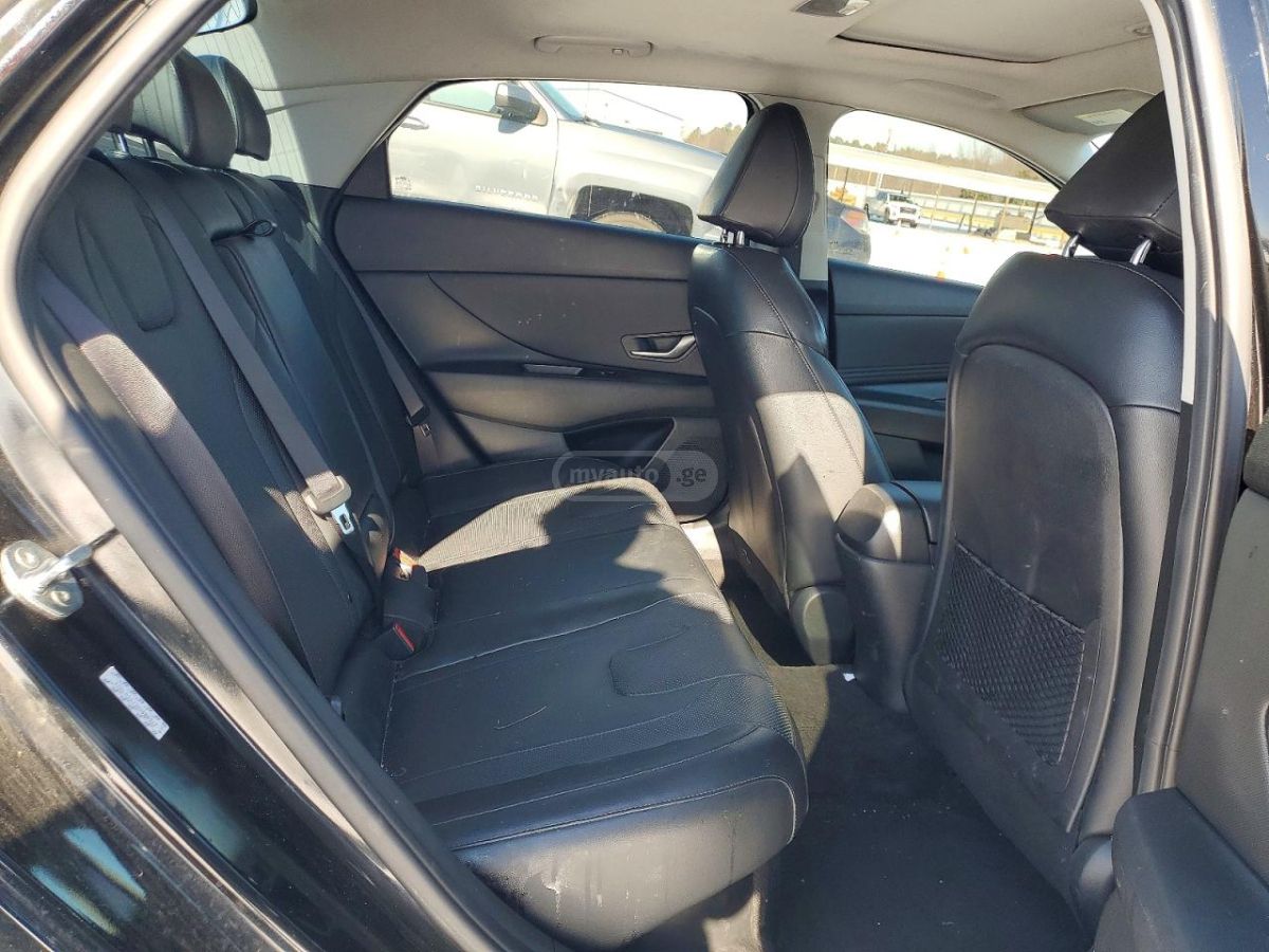 Hyundai Elantra - фото 10