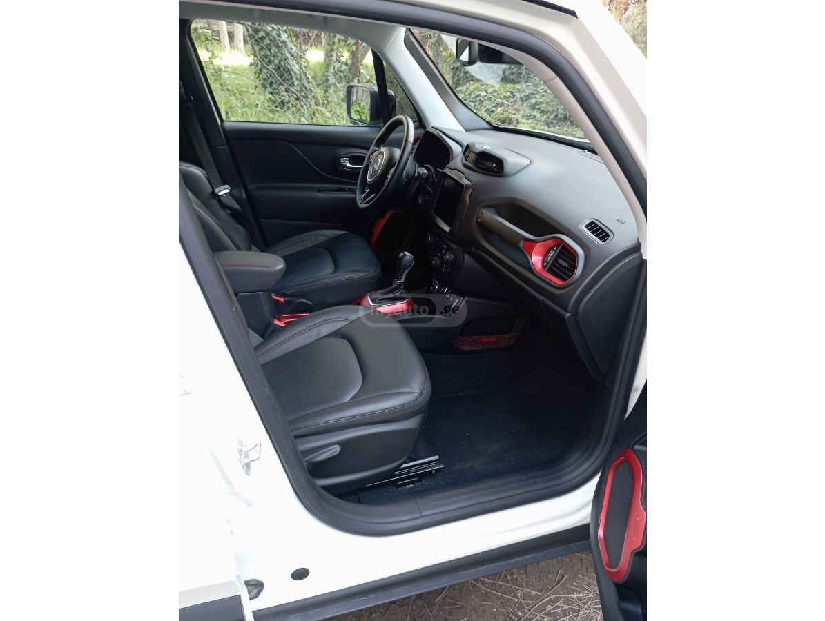 Jeep Renegade - фото 10