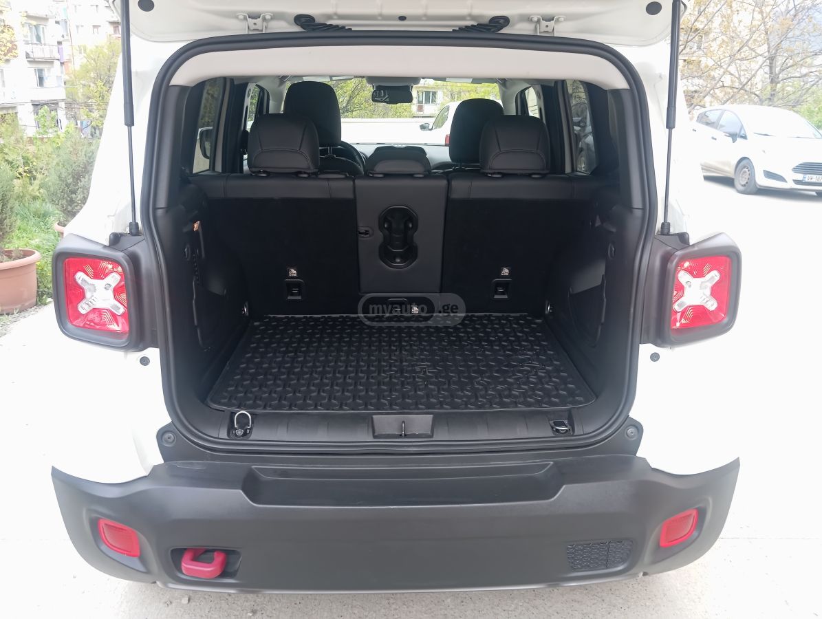 Jeep Renegade - фото 11